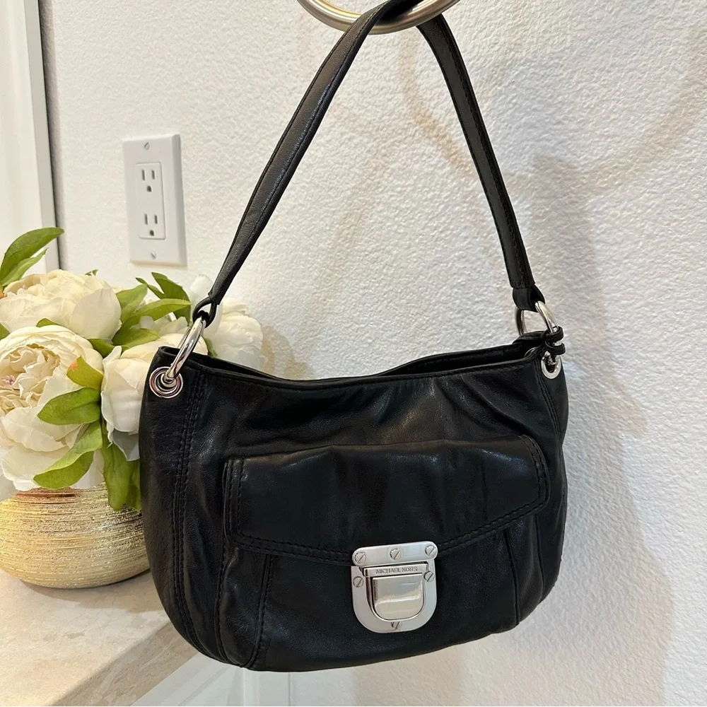 Michael Kors - Leather Shoulder Bag With Removable Crossbody Strap. EUC - Picture 2 of 16